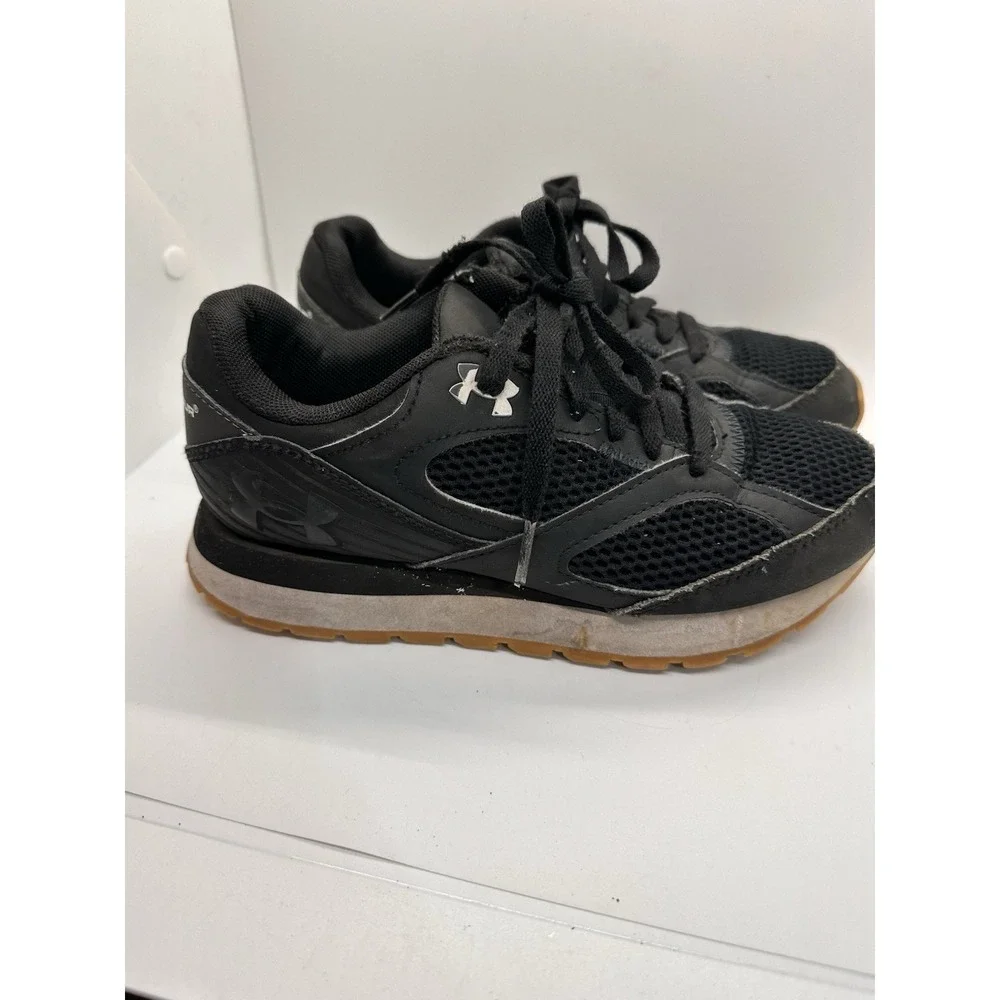 Under Armour Kids Jogger Sneakers Black Gum Sole Youth Size 5.5